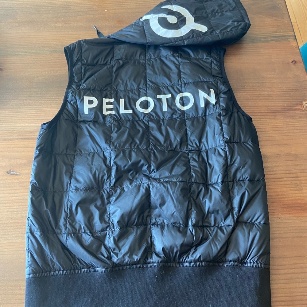Peloton hooded puffer vest